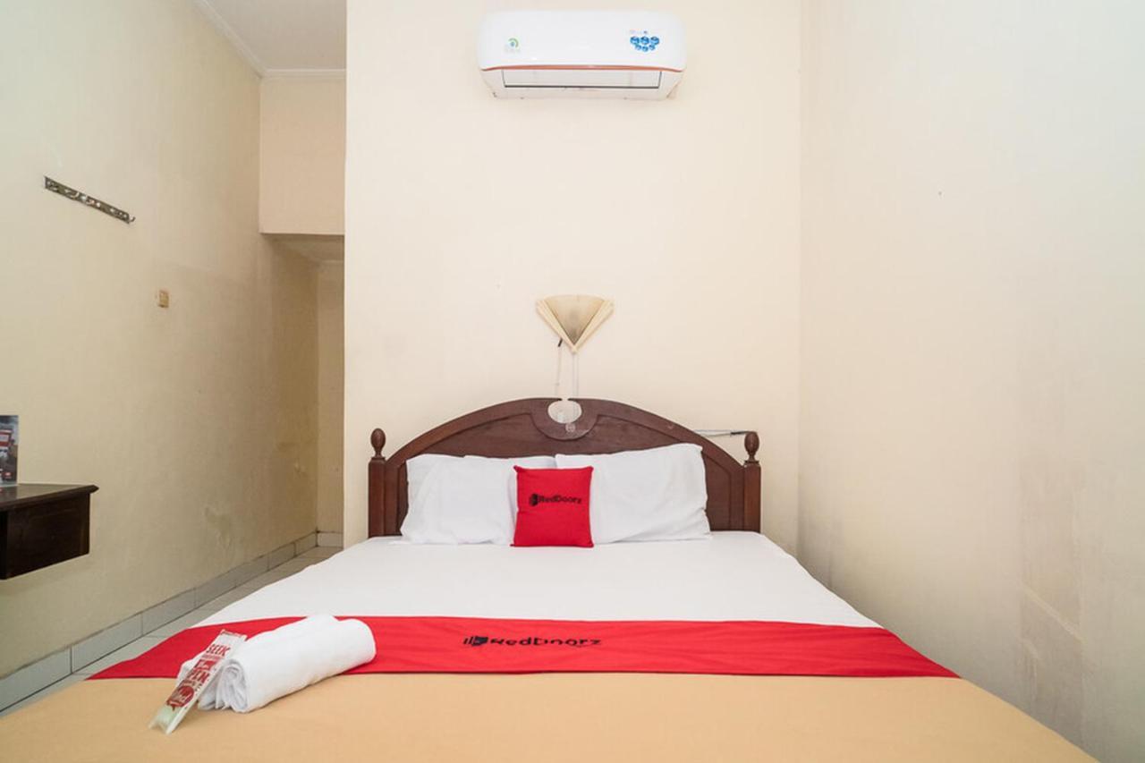 Reddoorz Near Kampus 3 Uty Yogyakarta Hotel Ngoại thất bức ảnh