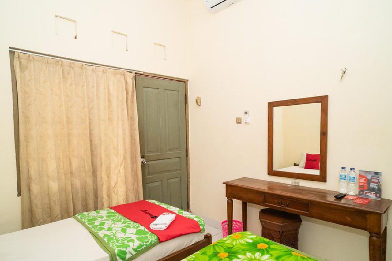 Reddoorz Near Kampus 3 Uty Yogyakarta Hotel Ngoại thất bức ảnh