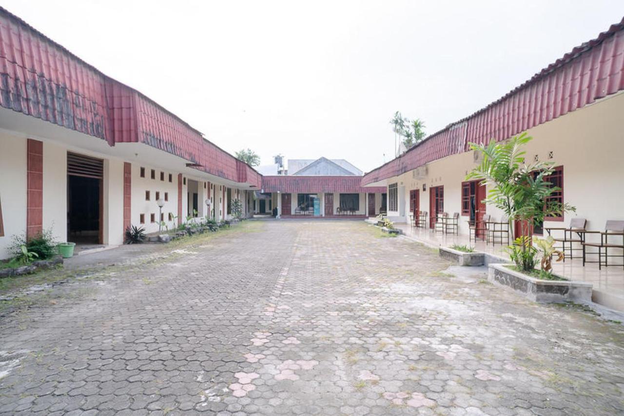 Reddoorz Near Kampus 3 Uty Yogyakarta Hotel Ngoại thất bức ảnh