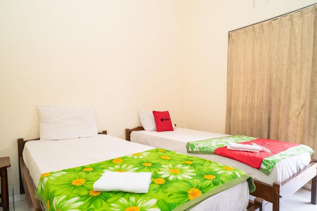 Reddoorz Near Kampus 3 Uty Yogyakarta Hotel Ngoại thất bức ảnh