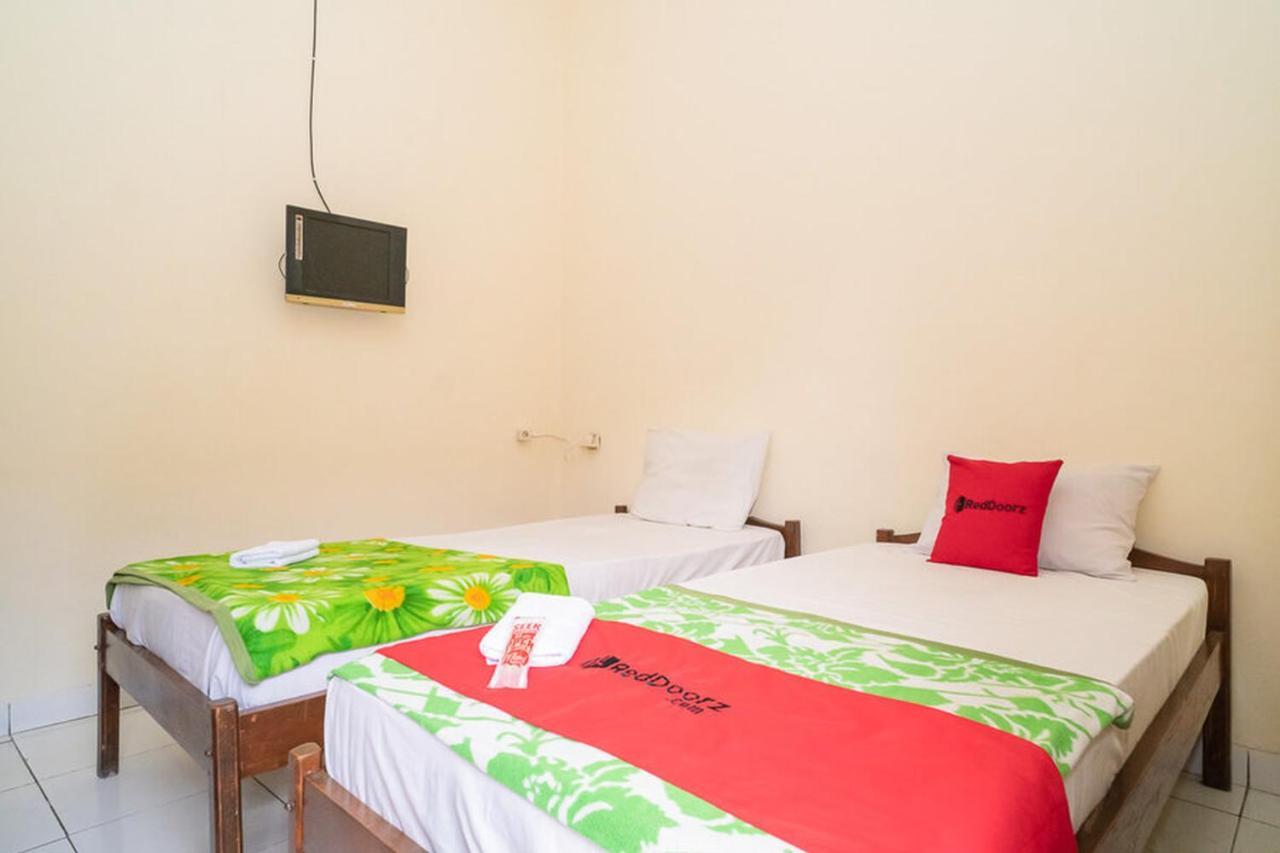 Reddoorz Near Kampus 3 Uty Yogyakarta Hotel Ngoại thất bức ảnh